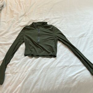 fitted long sleeve crop top